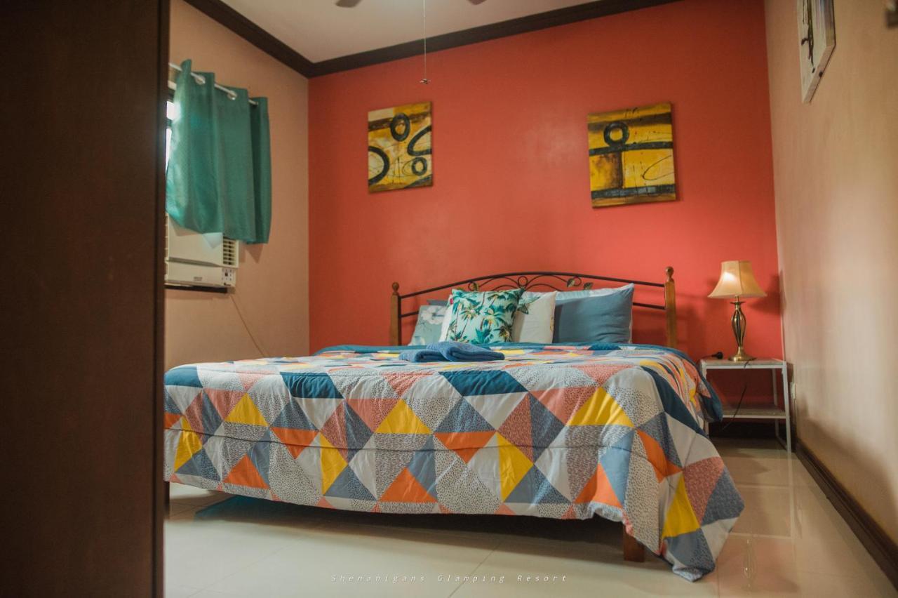 Shenanigans Glamping Resort Zamboanguita  Екстер'єр фото