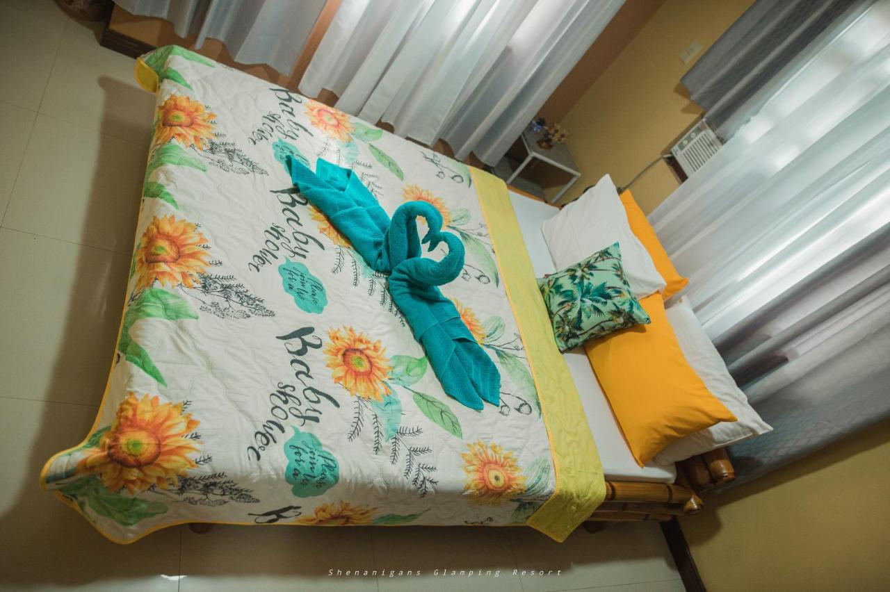 Shenanigans Glamping Resort Zamboanguita  Екстер'єр фото