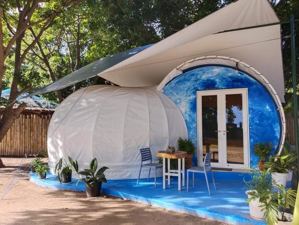 Shenanigans Glamping Resort Zamboanguita  Екстер'єр фото