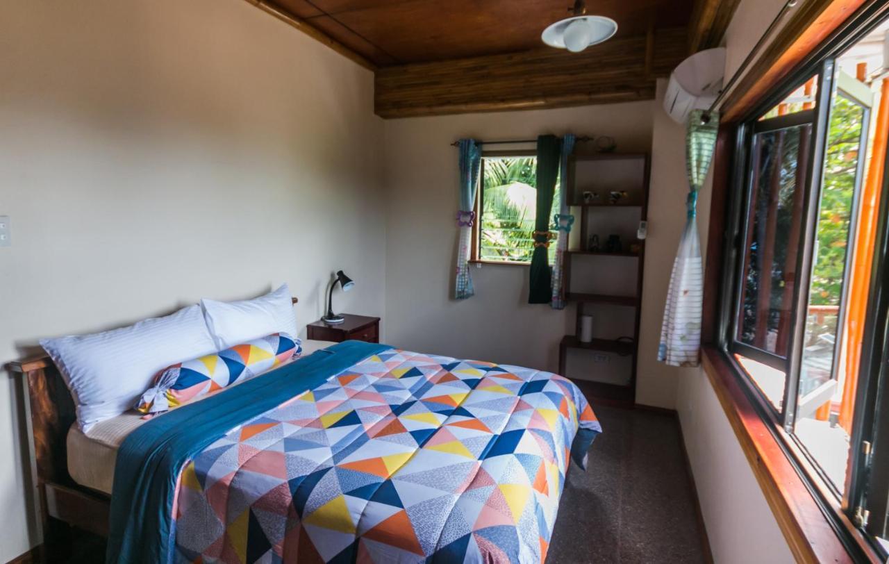 Shenanigans Glamping Resort Zamboanguita  Екстер'єр фото