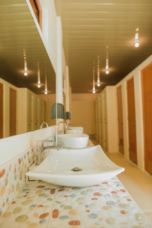 Shenanigans Glamping Resort Zamboanguita  Екстер'єр фото