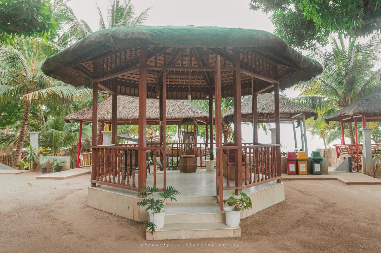 Shenanigans Glamping Resort Zamboanguita  Екстер'єр фото
